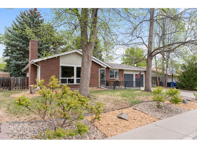 Property Photo 3 Mid-century modern curb appeal