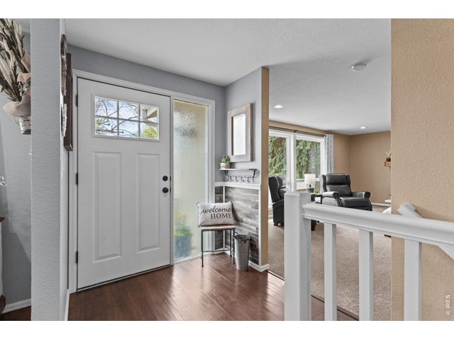 Property Photo 11 Entryway