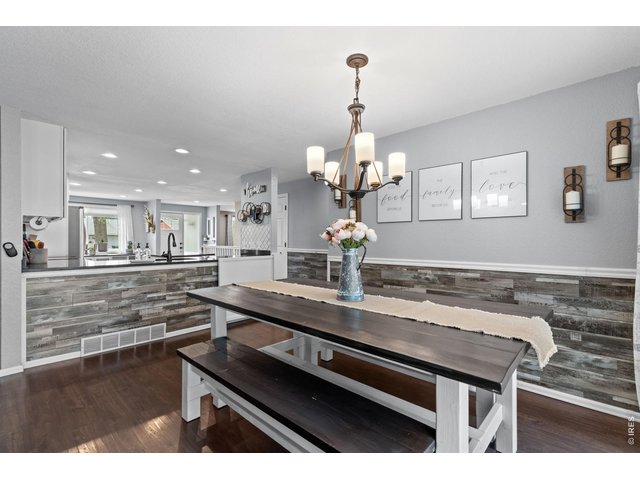 Property Photo 15 Dining room