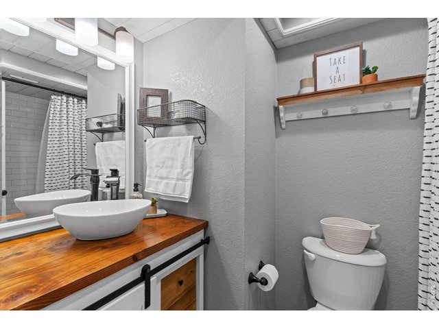 Property Photo 28 Second main level bath