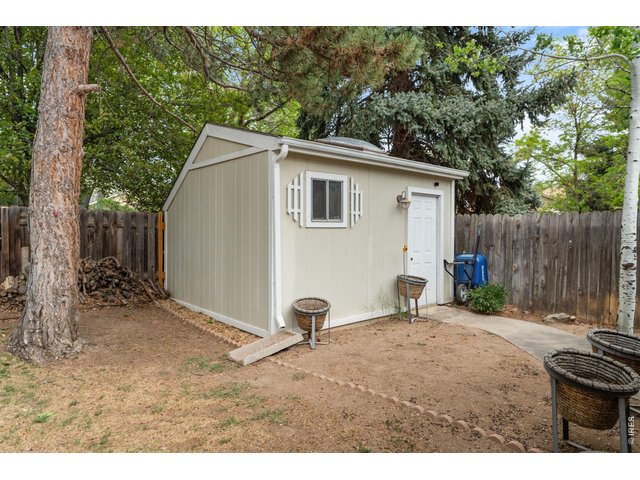 Property Photo 40 Large storage shed
