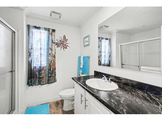 Property Photo 8 Primary bathroom