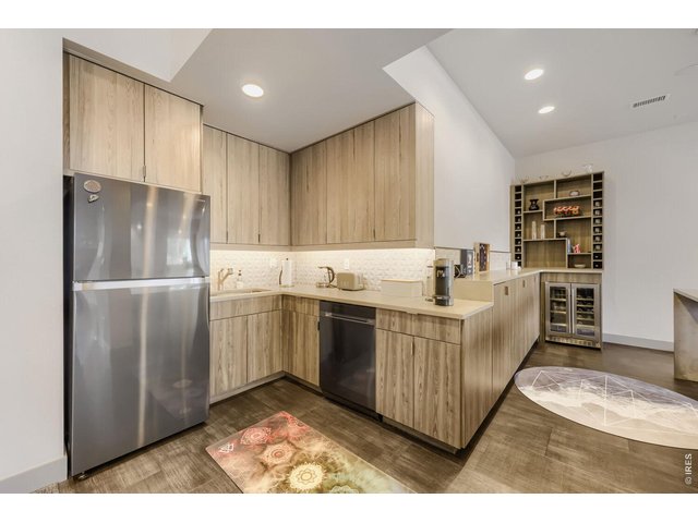 Property Photo 23 BASEMENT KITCHENETTE