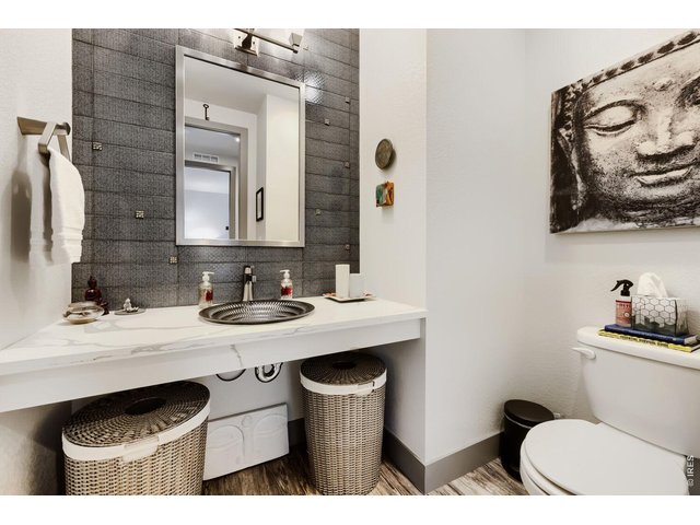 Property Photo 17 GUEST BATH