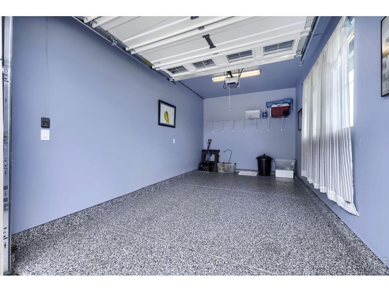 1 CAR GARAGE