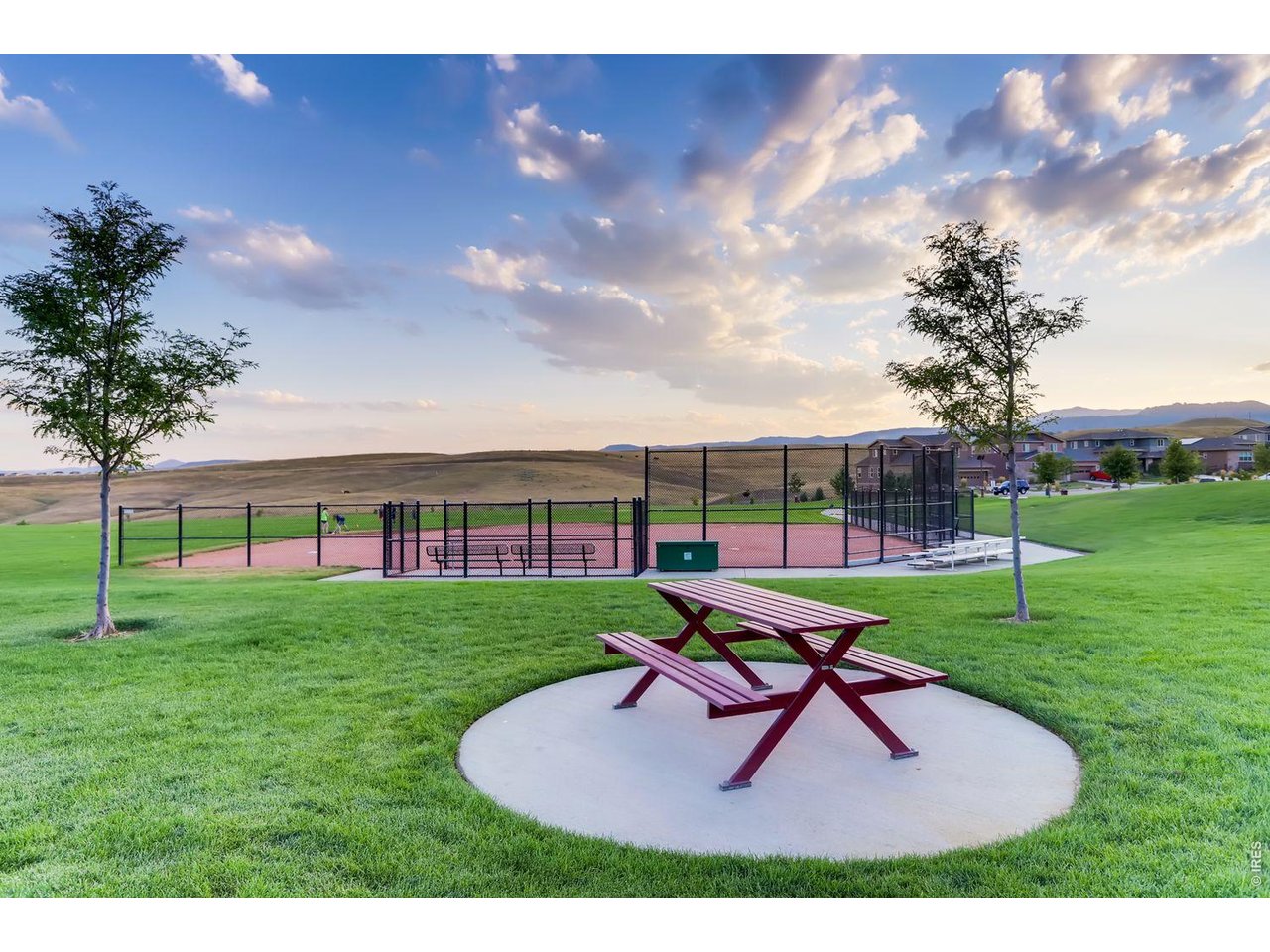 NEIGHBORHOOD AMENITIES