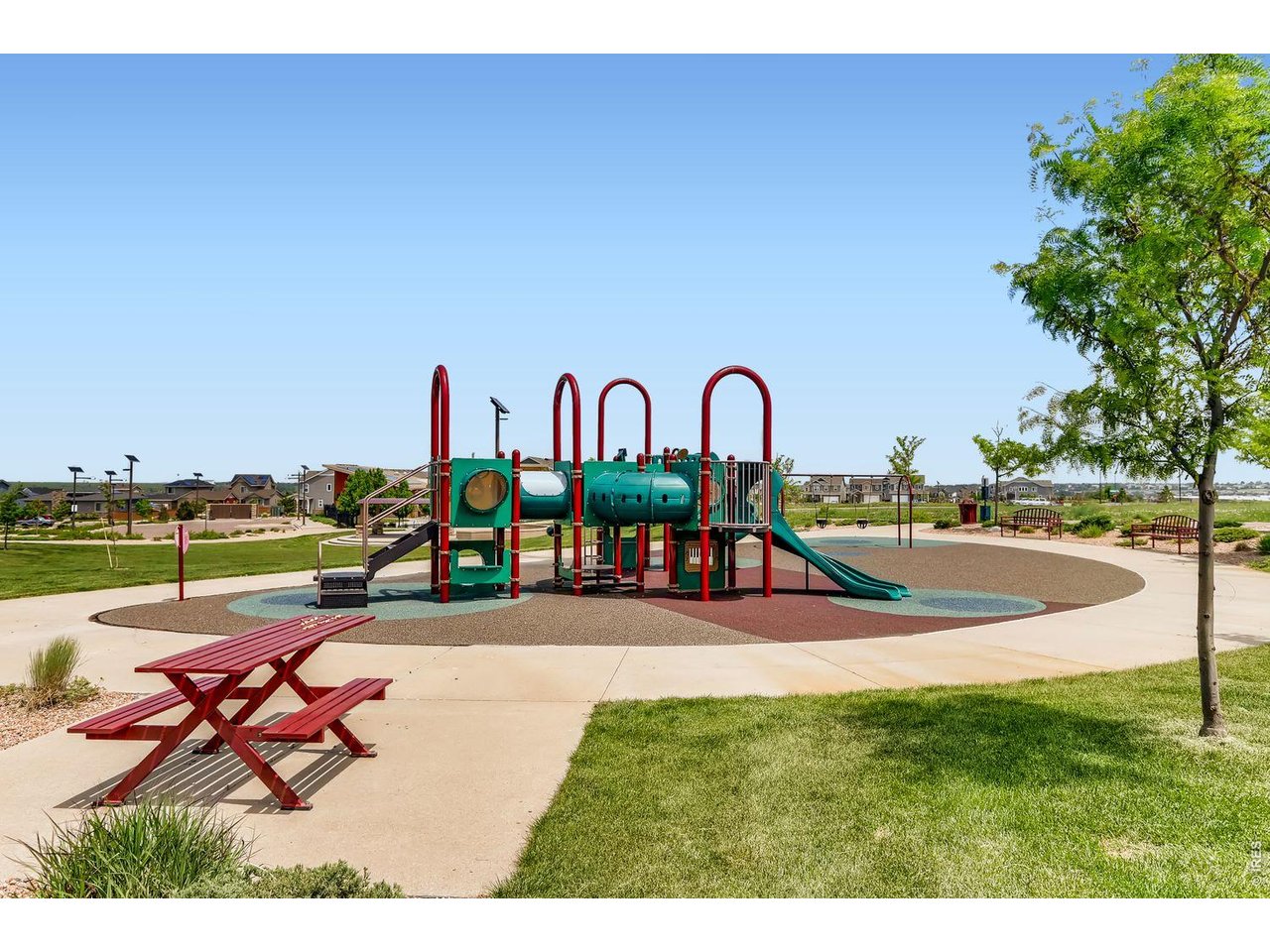 NEIGHBORHOOD AMENITIES