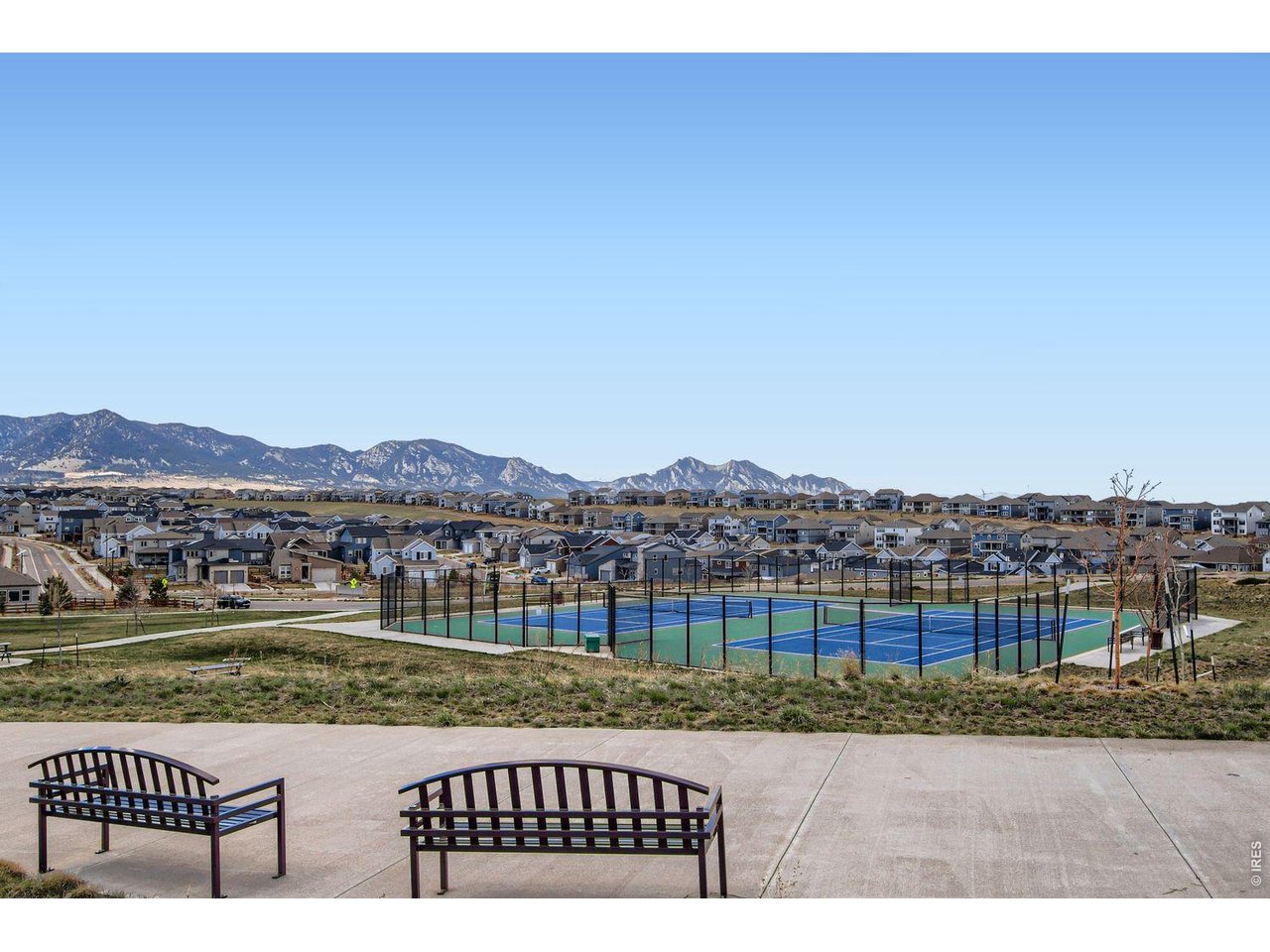 NEIGHBORHOOD AMENITIES