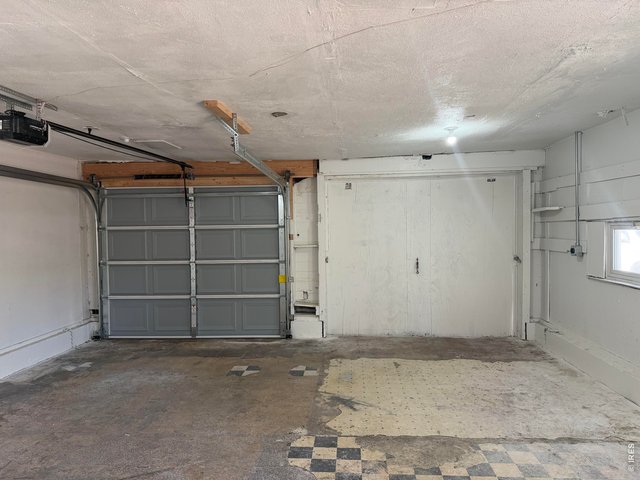 Property Photo 36 Garage Interior