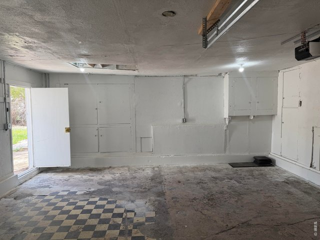 Property Photo 38 Garage Interior