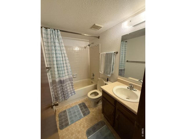 Property Photo 19 2nd full bath