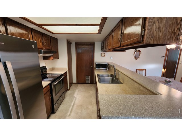 Property Photo 9 Kitchen