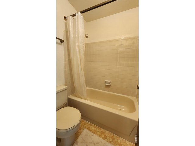 Property Photo 18 Primary Bath