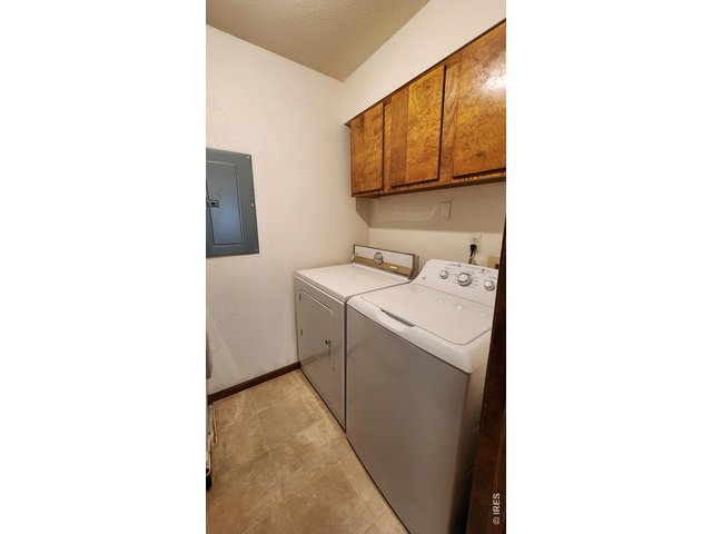 Property Photo 22 Laundry room