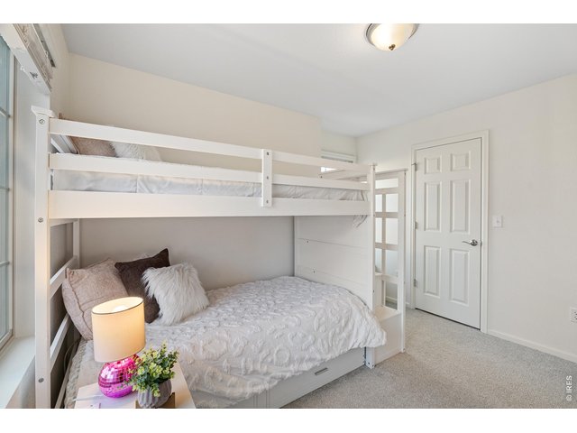 Property Photo 23 Attached walk-in closet