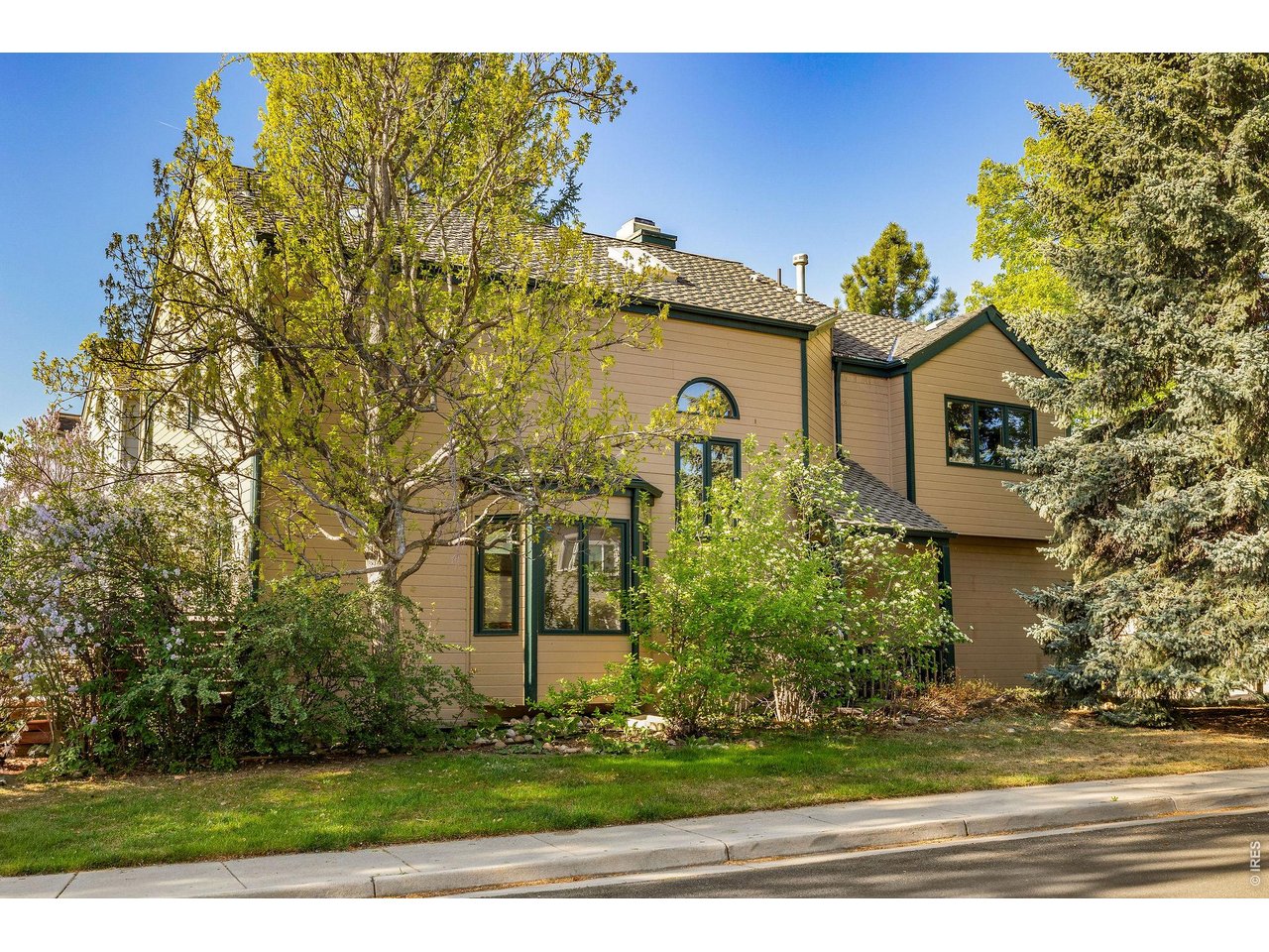 Welcome to 5592 Stonewall Place, a spacious 4BD/4BA ideally positioned in one of East Boulder's most serene, nature-rich enclaves.