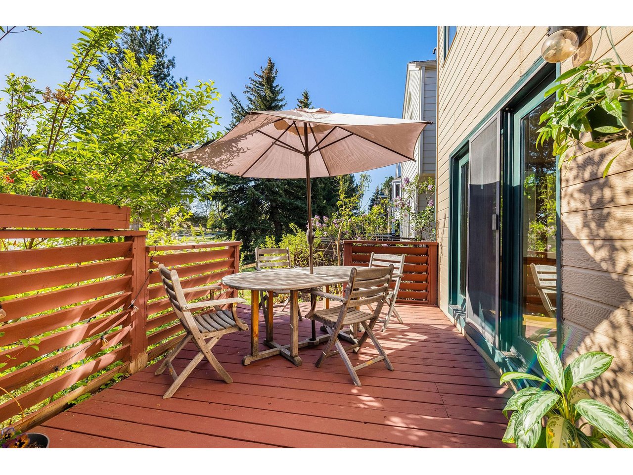 Entertain guests for al fresco dinners for those perfect summer evenings 