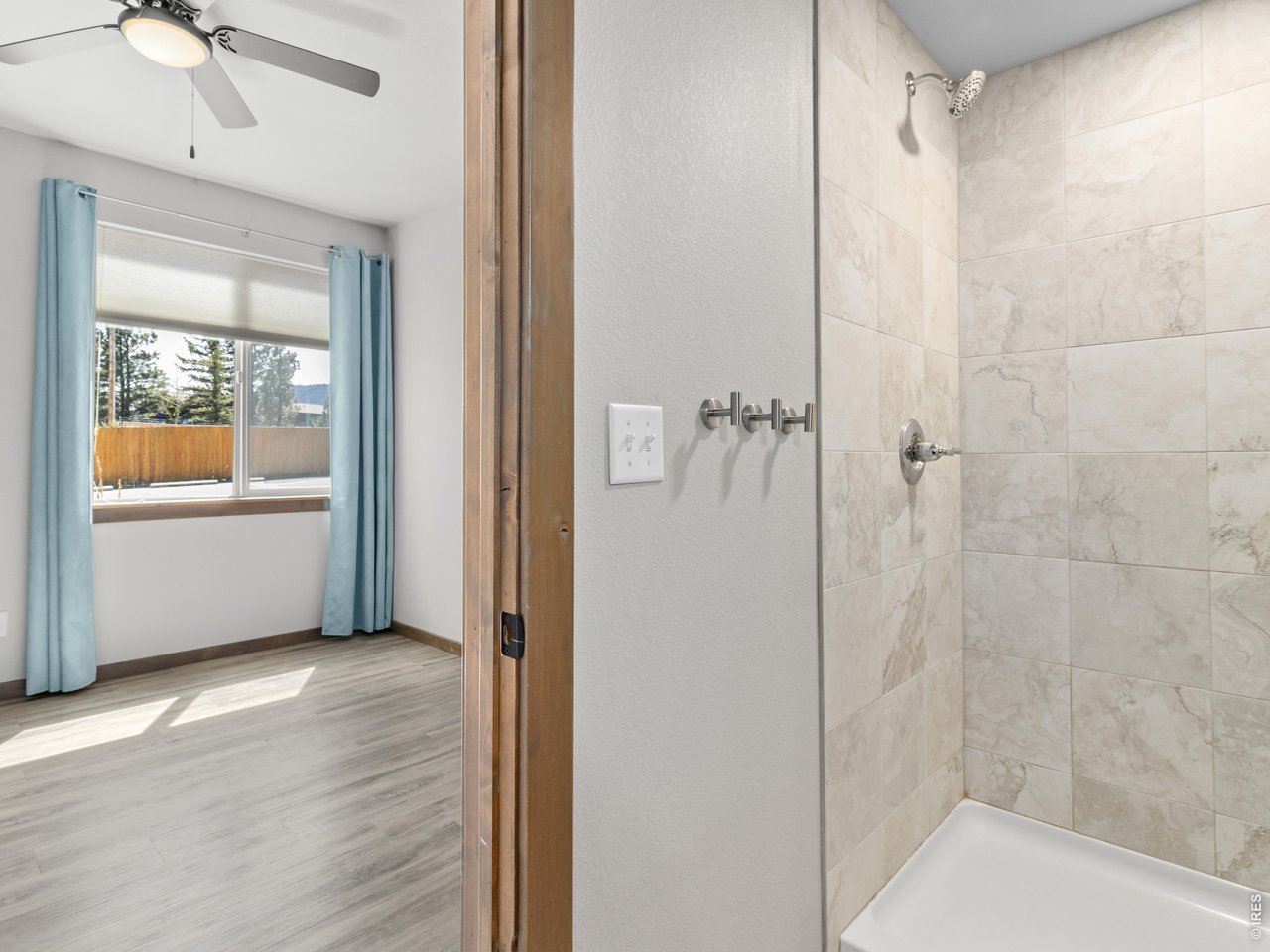 Tile bath
