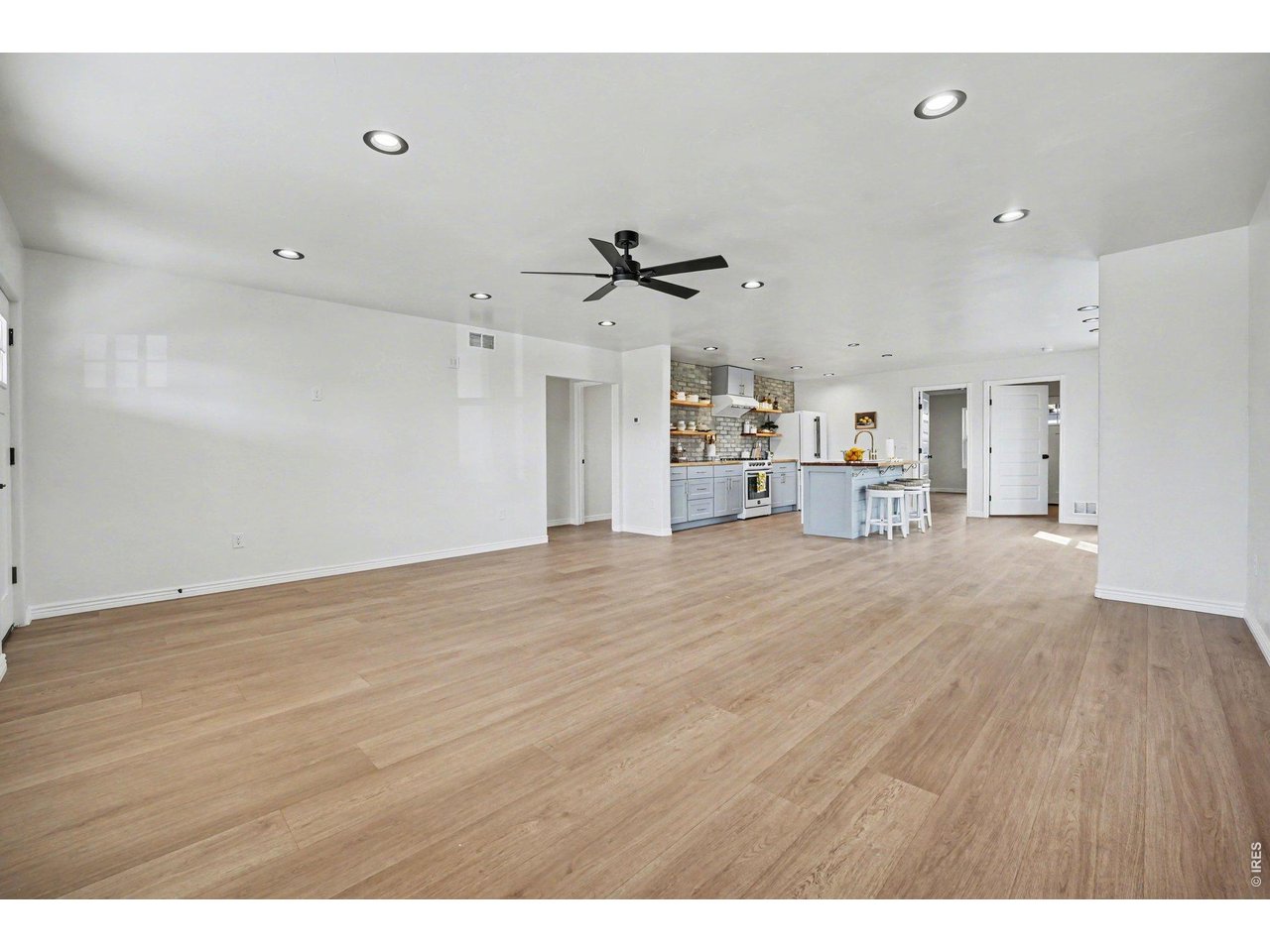 Property Photo 6 Great Room