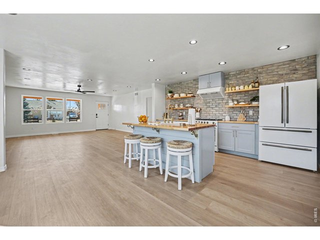 Property Photo 10 K