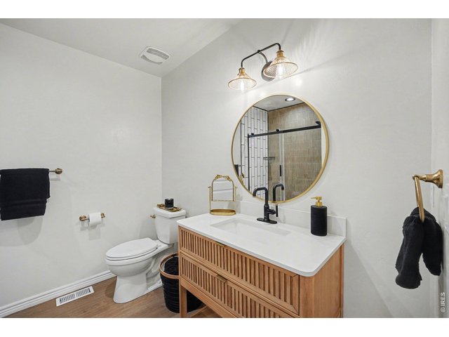 Property Photo 20 Hallway Bathroom