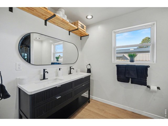 Property Photo 16 Primary Bathroom