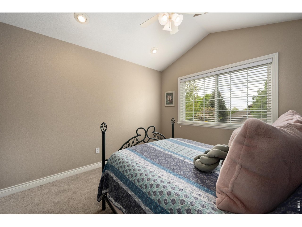 Vaulted ceilings paired with gimbal lighting 