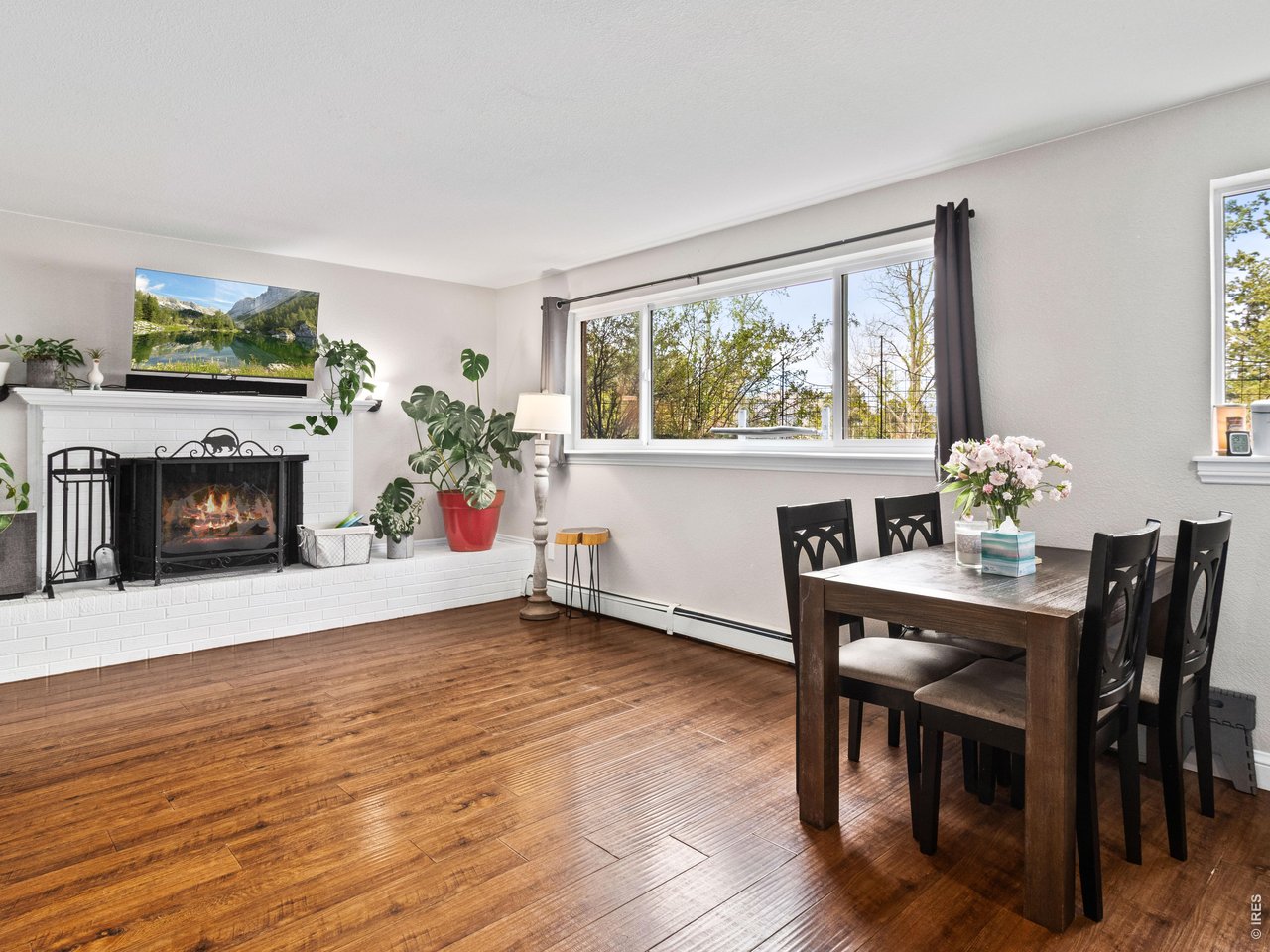 The daylight lower level offers exceptional versatility, set up as a separate living space 