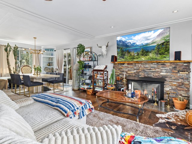 Property Photo 6 Living room with cozy fireplace