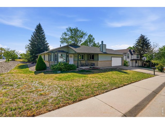 Property Photo 1 Beautifully maintained 4 bedroom 4 bath ranch-style home