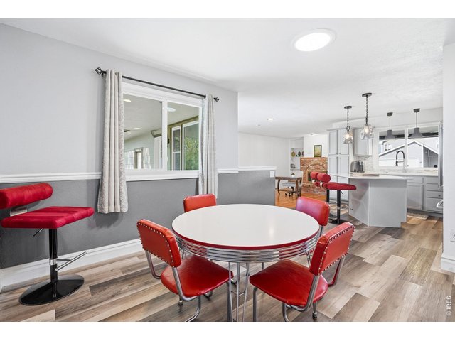 Property Photo 8 Separate dining area