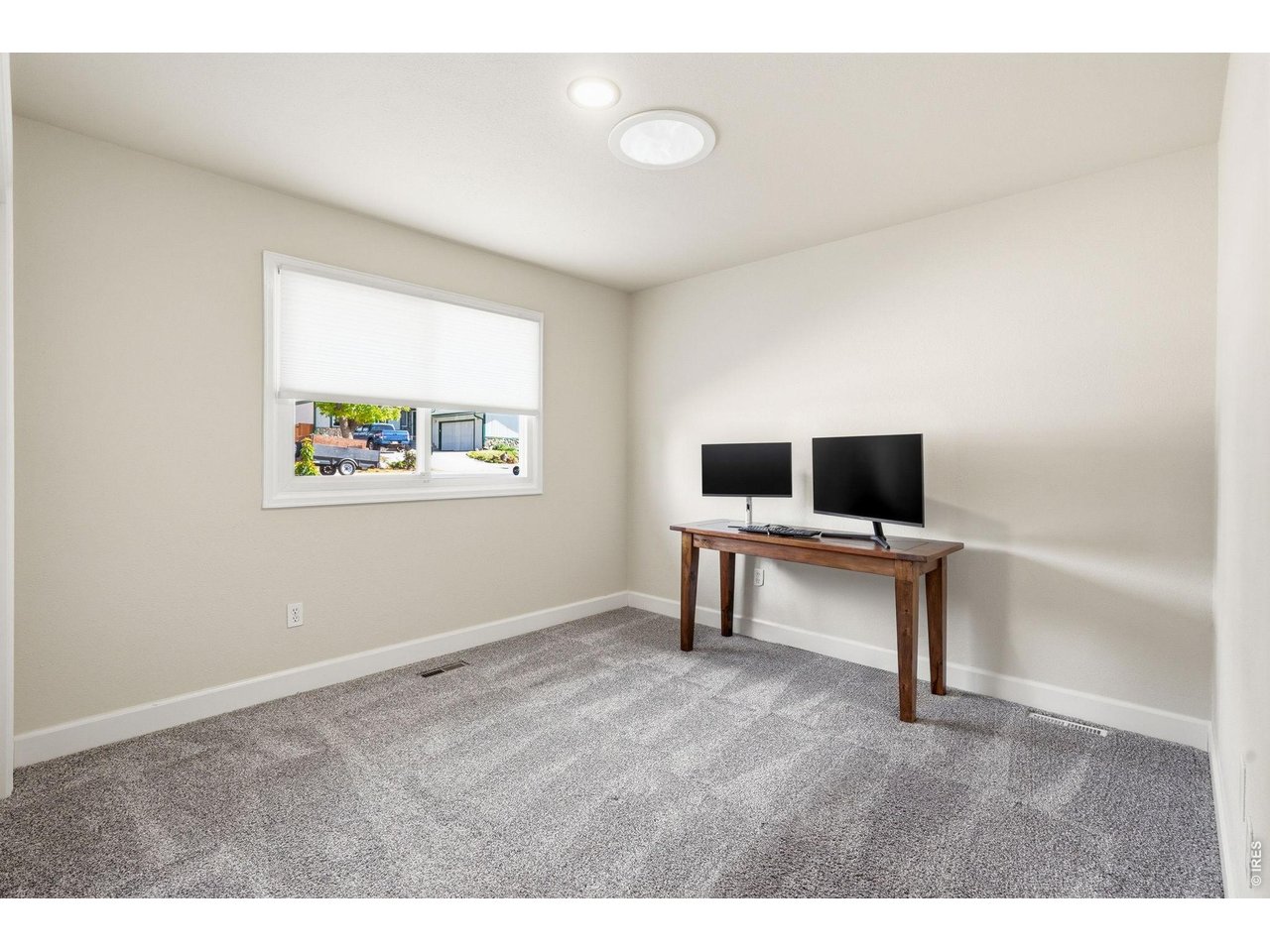 Additional upper bedroom