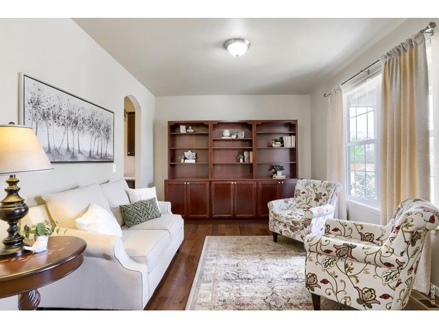 Property Photo 14 Entry foyer to formal dining or living room