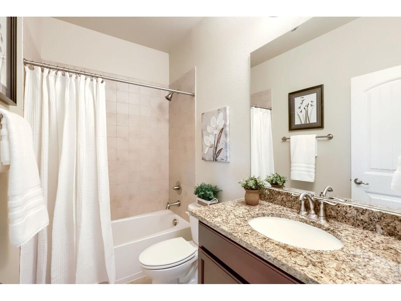 Bedroom 2 ensuite with private bath