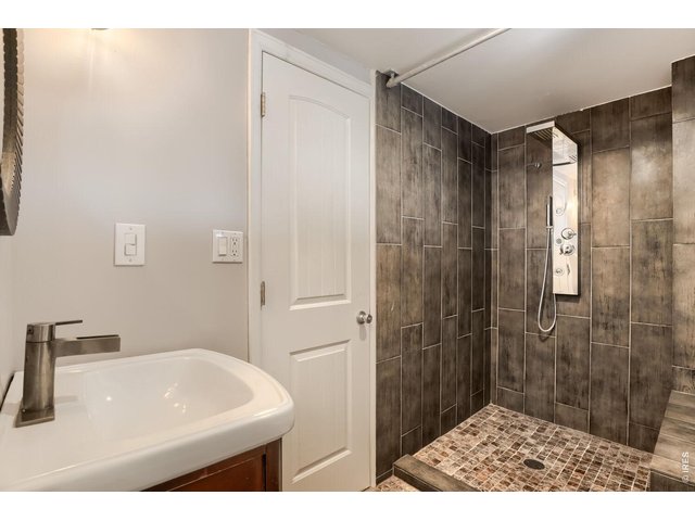 Property Photo 33 Bathroom One