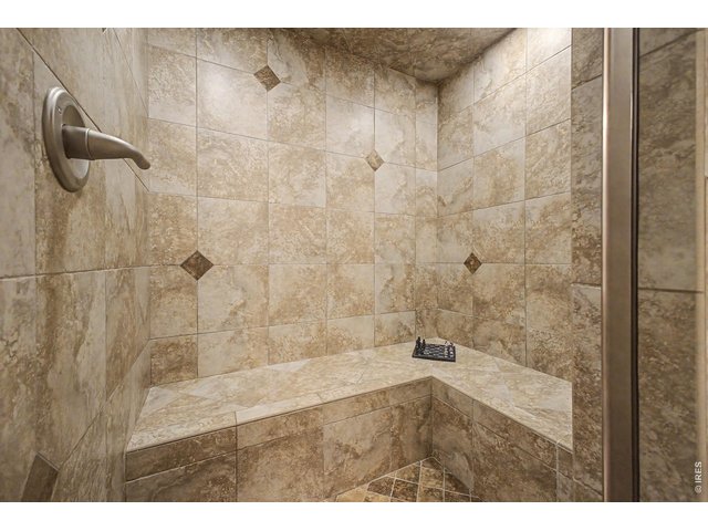 Property Photo 29 Large ***STEAM SHOWER*** in basement 