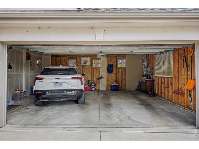Property Photo 35 3 car tandem garage 