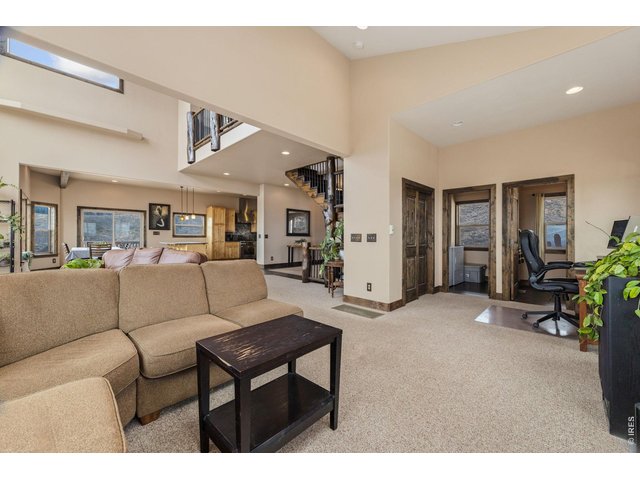Property Photo 18 Cozy area for office or game table