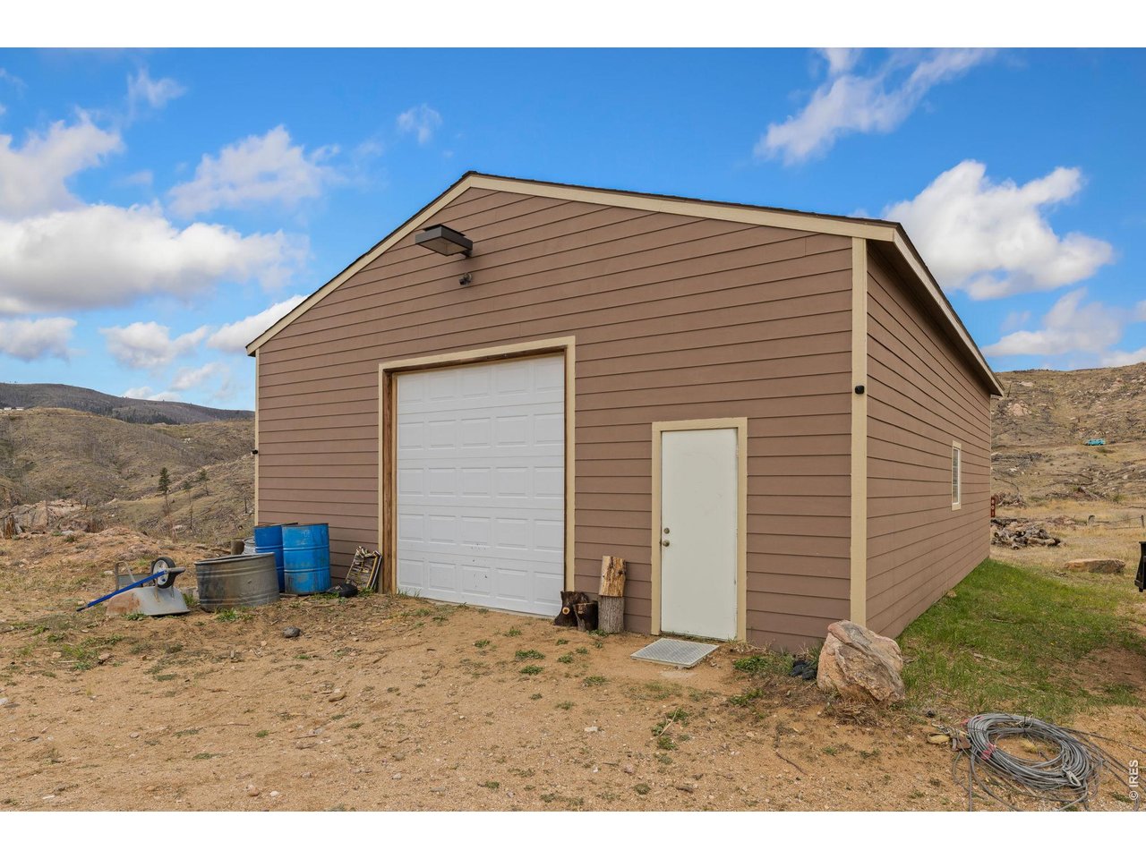 Property Photo 40 1200 sq foot shop with doors on both sides, internet too!