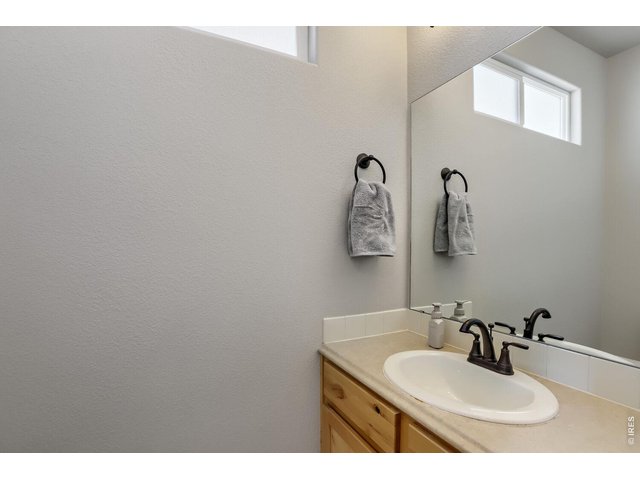 Property Photo 7 Main floor Powder Room