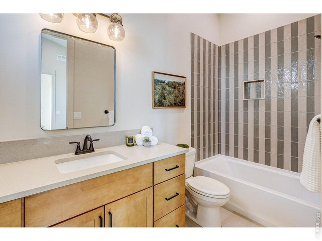 Property Photo 35 Loft Bathroom
