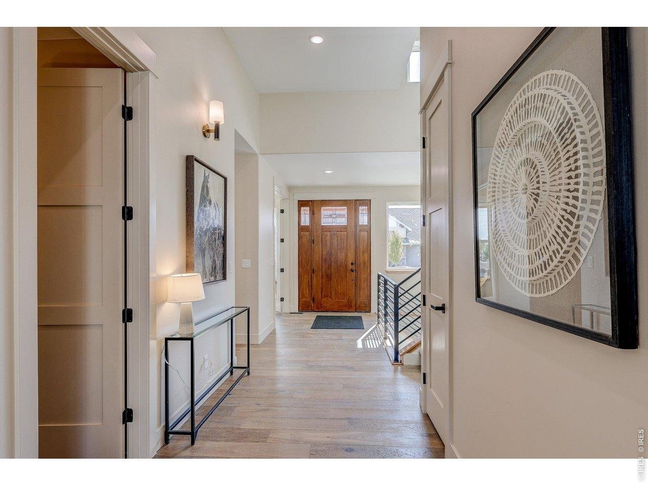 Property Photo 25 Entry