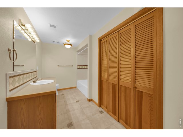 Property Photo 17 Full Bath Basement