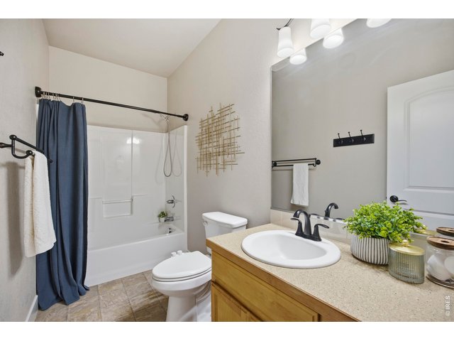 Property Photo 18 Main Level Full Bath that is shared by Bedrooms 2 & 3