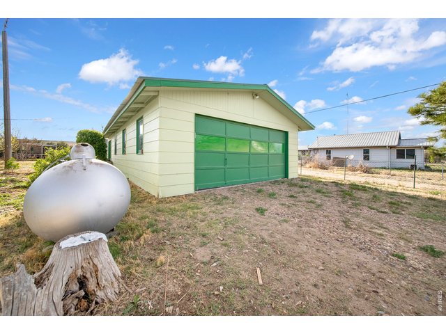 Property Photo 17 Garage
