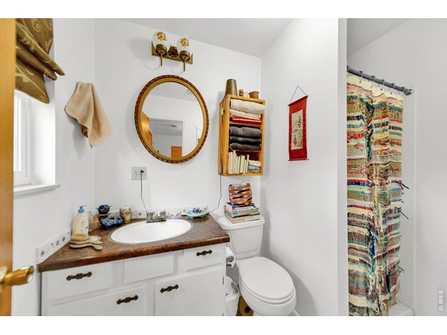 Property Photo 10 Primry Bathroom