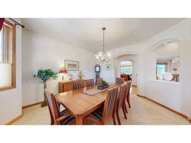 Property Photo 11 Dining room 