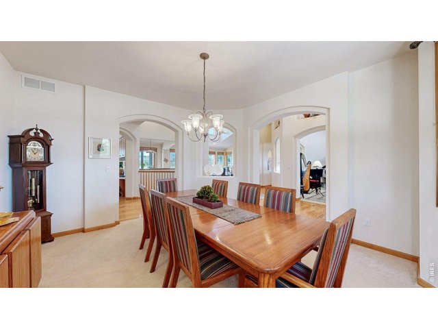 Property Photo 12 Dining room 
