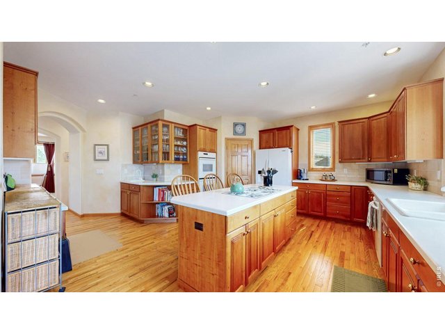 Property Photo 15 Kitchen with island 