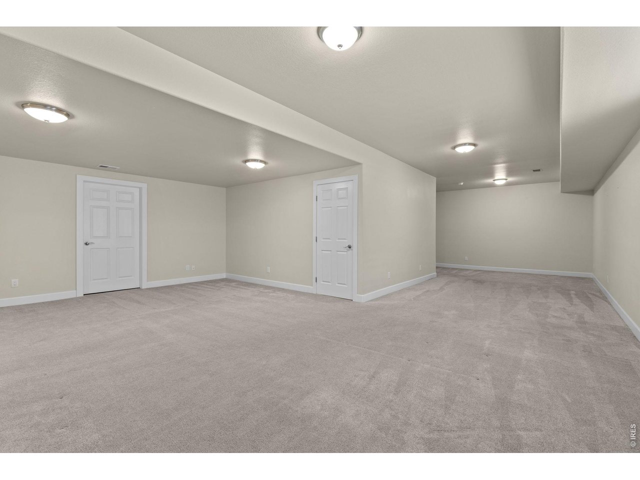 Another standout feature of the home is the fully finished basement featuring a large rec room that gives you flexibility for entertaining or relaxing.